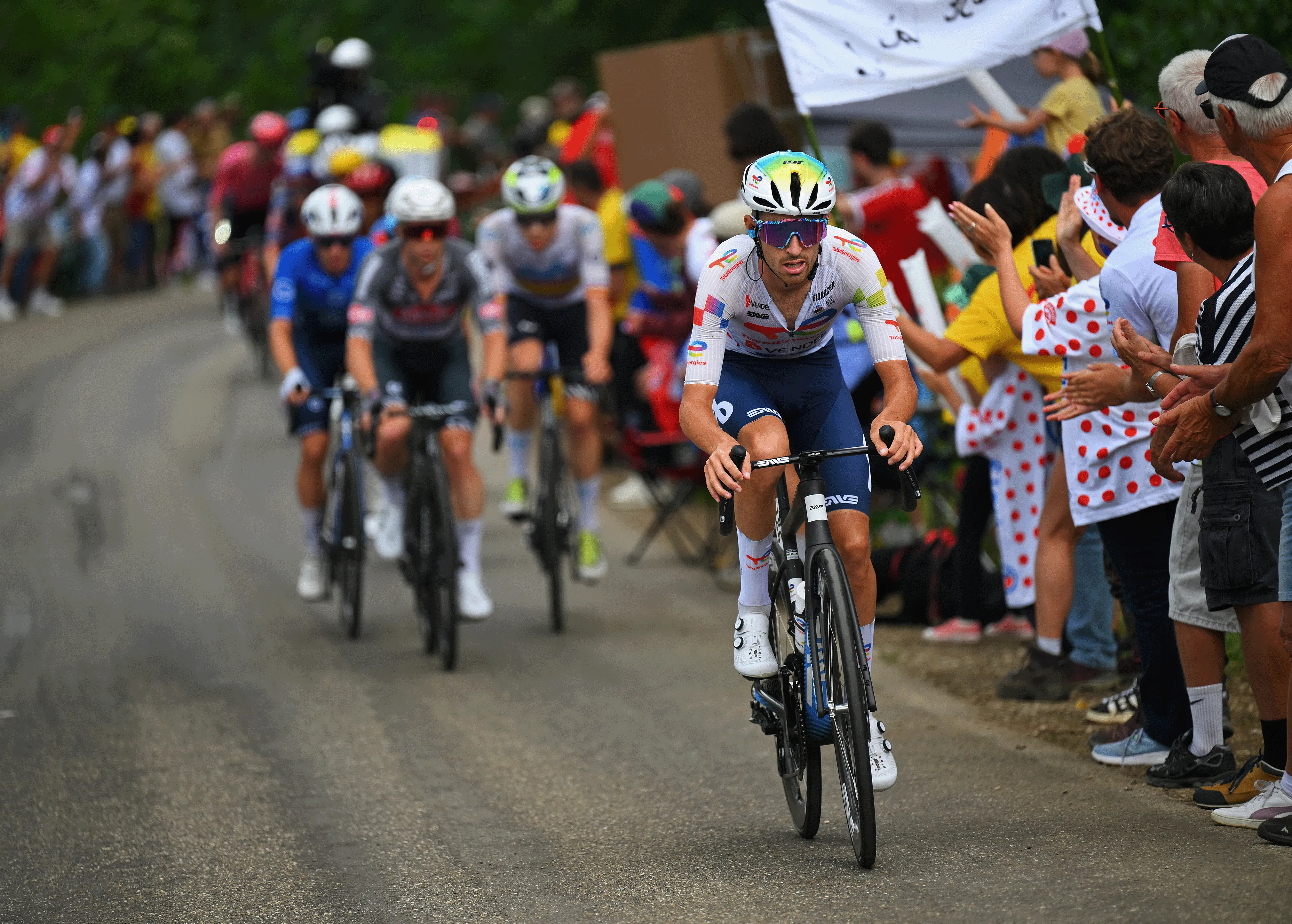 Ada pertarungan GC di etape 20 Tour de France, hanya saja bukan yang kita harapkan