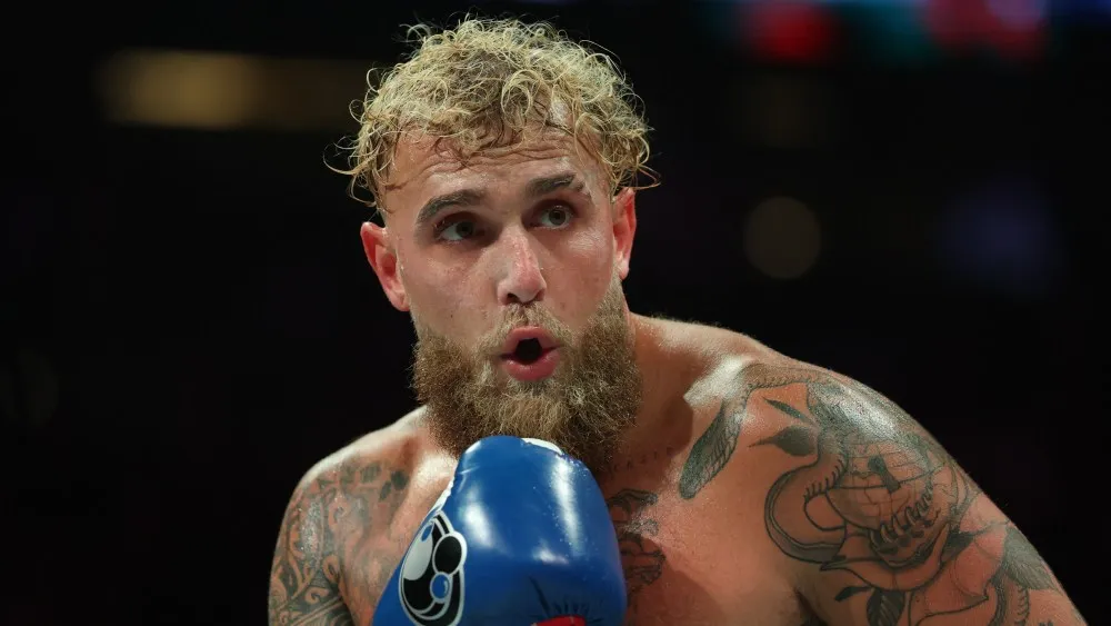 Jake Paul Kalahkan Julio César Chávez Jr. Setelah 10 Ronde